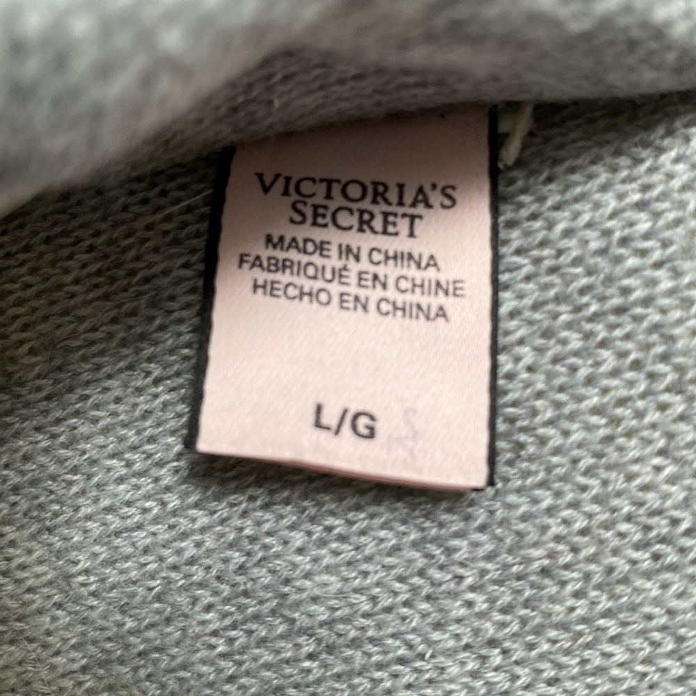 🎉HP🎉 Victoria’s Secret Pompom Slippers 💗 Gray - Picture 11 of 12